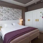 Continental 4*