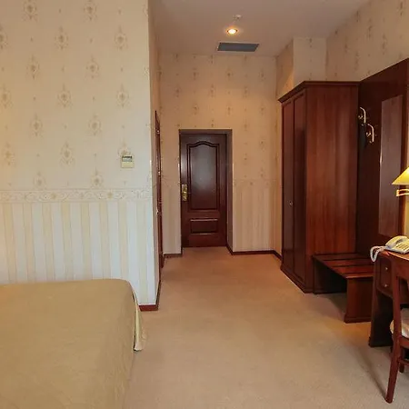 Continental Aparthotel 4*