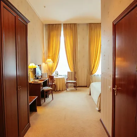 Continental 4* Odessa