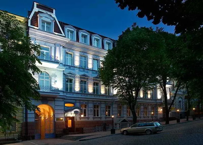 Continental Hotel 4*