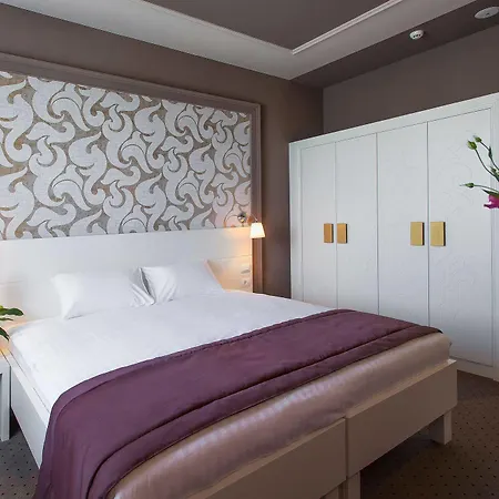 Continental 4*